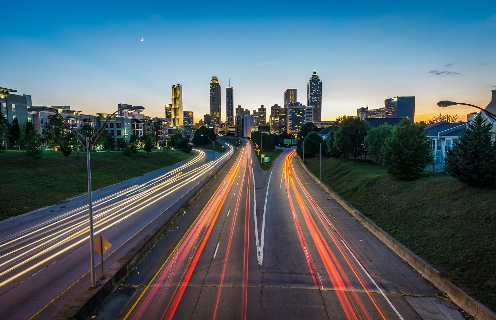 Georgia interstate traffic at dusk, the roads behind the crash claims a Georgia personal injury lawyer handles